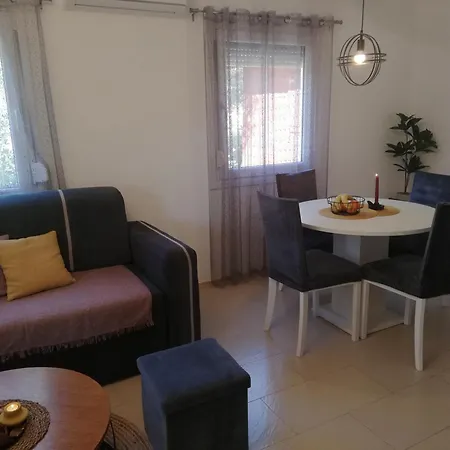 House Lily Apartment